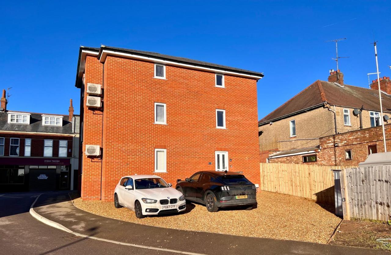 Superb Modern Flat In Northampton, Parking &Ev Apartman Kültér fotó