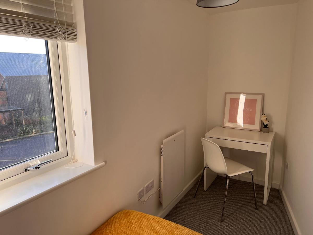 Superb Modern Flat In Northampton, Parking &Ev Apartman Kültér fotó