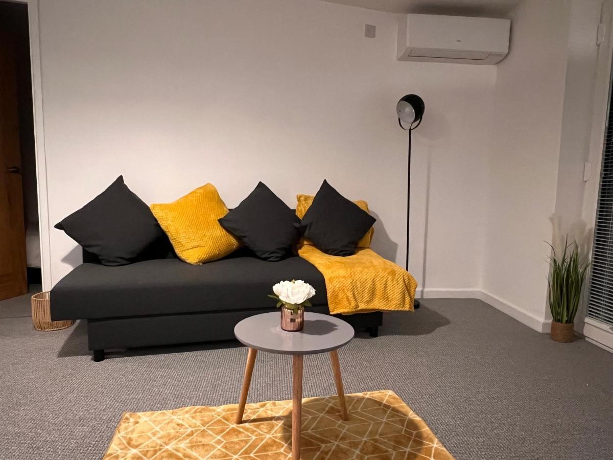 Superb Modern Flat In Northampton, Parking &Ev Apartman Kültér fotó