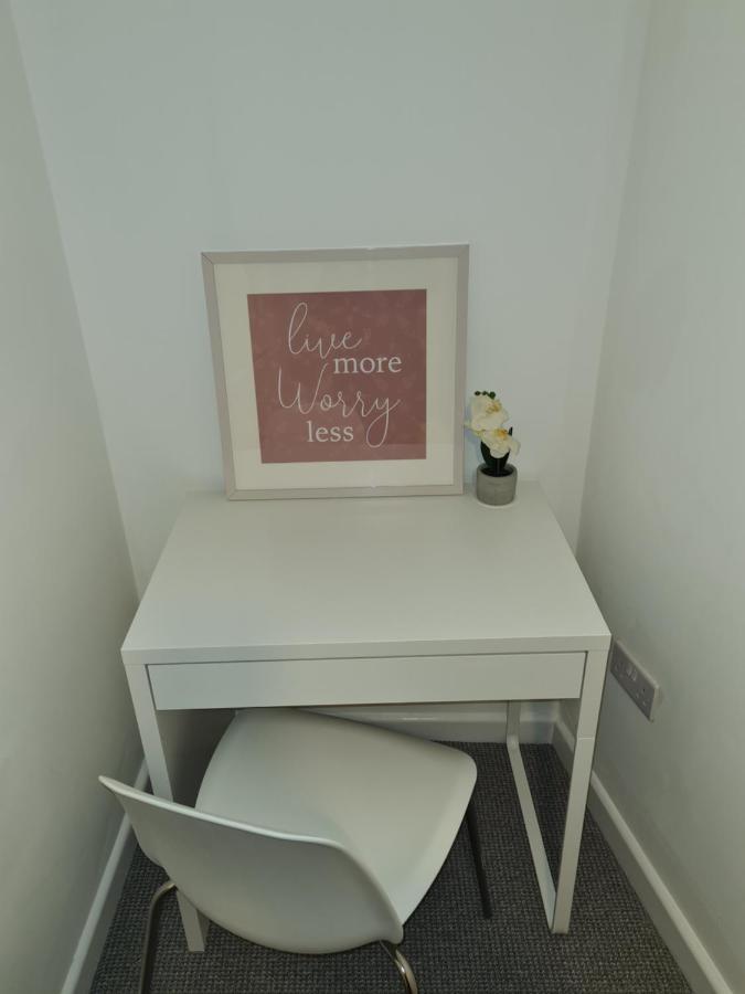 Superb Modern Flat In Northampton, Parking &Ev Apartman Kültér fotó