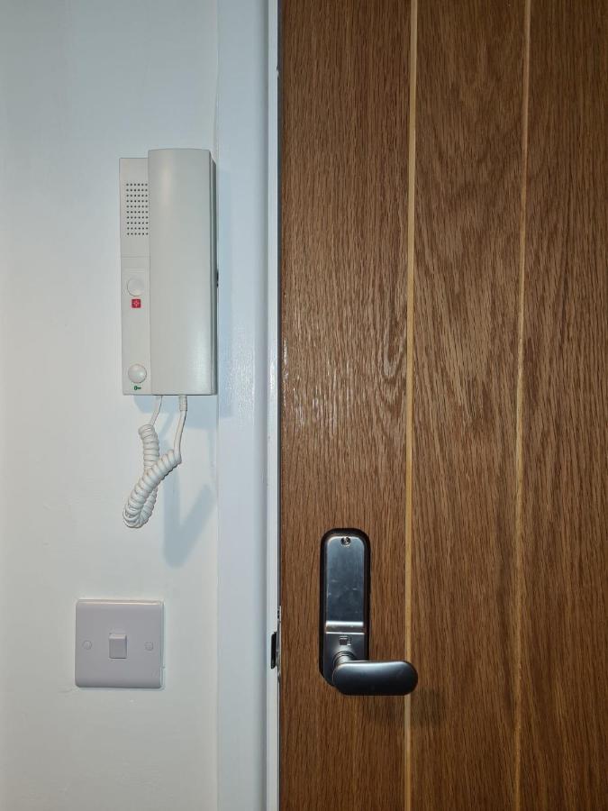 Superb Modern Flat In Northampton, Parking &Ev Apartman Kültér fotó