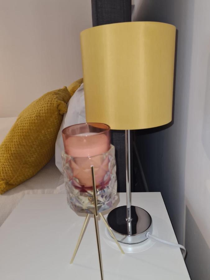 Superb Modern Flat In Northampton, Parking &Ev Apartman Kültér fotó